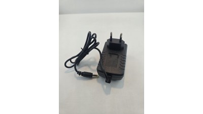 Блок живлення зарядне з індикатором для літій-іонних акумуляторів 8.4V 2A (20759)