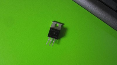 Польовий транзистор RU7588R to 220 Mosfet (10345)