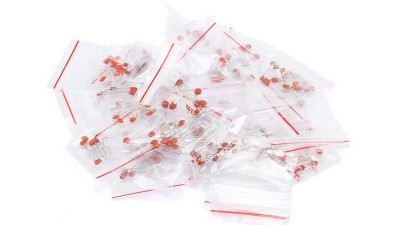 Набір керамічних конденсаторів 2pF-0.1uF 30 номіналів 300 штук (10448)