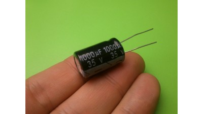 Конденсатор електролітичний 35V 1000uF (11039)
