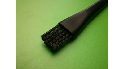 Щітка антистатична пряма 2см (11440)