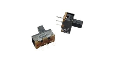 Двохпозиційний двоканальний перемикач SS12F17 (12032)