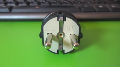 Вилка електрична чорна B16-302 250V 16A (12354)