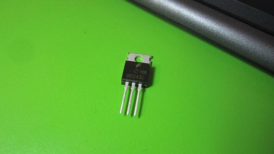 Транзистор BD243C NPN 100V 6A 65W TO-220 (12517)