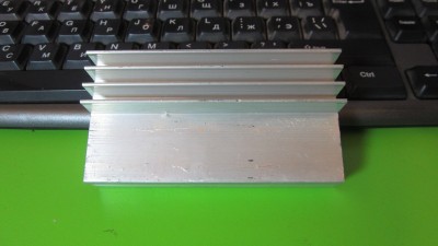 Потужний алюмінієвий радіатор для транзисторів 100*50*30 (12877)