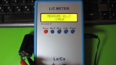 Конденсатор електролітичний 450V 220uF 35*30мм (12890)