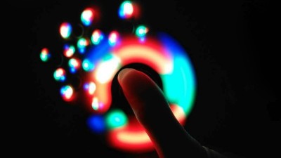 Світящий спінер LED Spinner іграшка на три пальці (12941)
