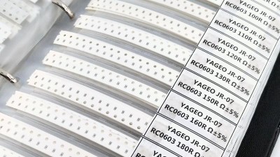 Набір резисторів SMD 0603 5% 170 видів по 50 штук в книжці (12944)