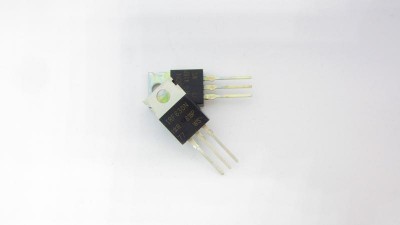 Польовий транзистор IRF630N MOSFET N-Ch 200V 9A TO220AB (14793)