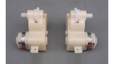 Пара мініатюрних двигунів з редукторами 6V 100об/хв (15044)