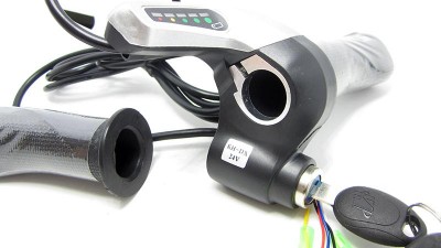 Комплект ручка газу з індикатором заряду і замком запалювання 24V (15192)