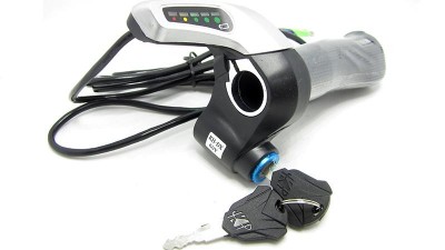 Комплект ручка газу з індикатором заряду і замком запалювання 60V (15195)