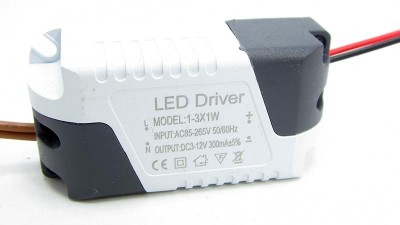 Драйвер живлення світлодіодів від 220V на 1-3*1W DC3-12V 300mA (15235)