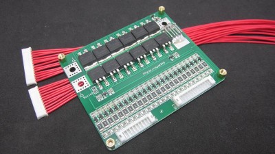 Плата захисту акумулятора з балансуванням BMS LiFePo 24S 72V 20A (16145)