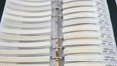 Набір резисторів SMD 0603 1% 170 видів по 50 штук 0R-10M в книжці (16778)