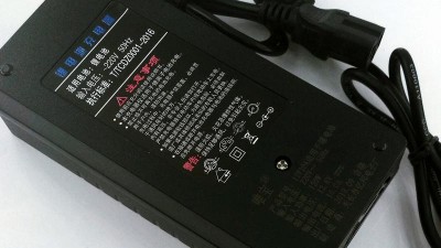 Зарядний пристрій для літієвої батареї 12V вихід 12.6V 10A CC-CV (16863)