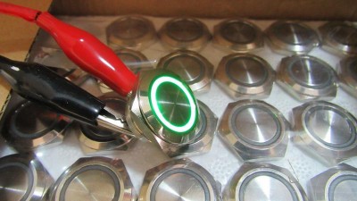 Кнопка антивандальна тактова без фіксації хром 19мм зелений колір (18101)