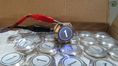 Антивандальная кнопка для ліфта без фіксації 1 поверх 19мм синій колір (18109)