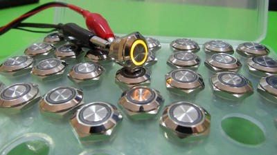 Кнопка антивандальна тактова без фіксації хром 12мм жовтий колір (18115)