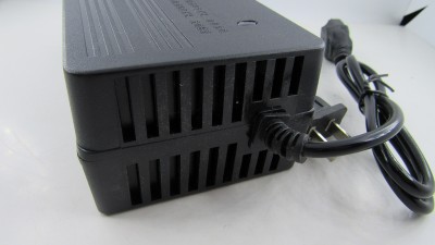 Зарядний пристрій кислотного акумулятора 48V 12Ah 48-59V 1.8A (18846)