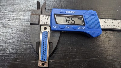 Роз`єм монтажний під кабель DB25 Female (19373)