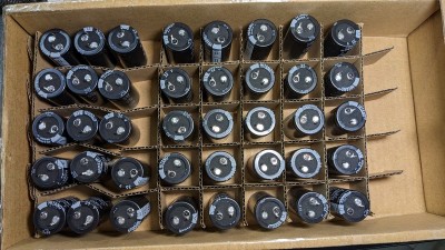 Конденсатор електролітичний 35V 10000uF 35*18мм (19376)