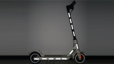 Світловідбиваючої наклейка на корпус електросамоката (19637)