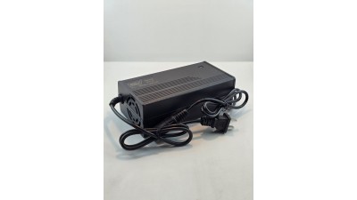 Зарядний пристрій для літій-іонних акумуляторів Li-ion 29.4V 4A (20762)