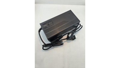 Зарядний пристрій для літій-іонних акумуляторів Li-ion 29.4V 4A (20762)