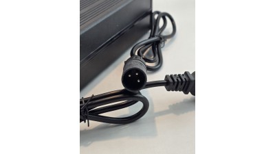 Зарядний пристрій для літій-іонних акумуляторів Li-ion 29.4V 4A (20762)